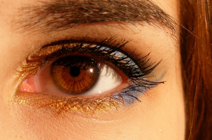 Why Your “Redness Relief” Eye Drops Aren’t Helping (and might actually be hurting)